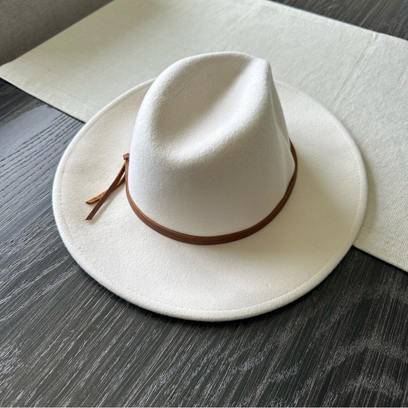 WYETH Billie Mid Brim 100% Wool Fedora in Cream PRICE FIRM - Picture 13 of 16